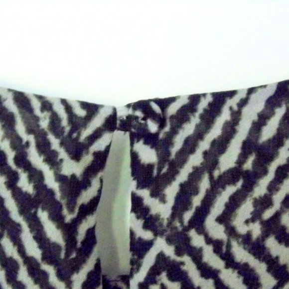 Loft Black and Beige Patterned Blouse - Picture 5 of 6